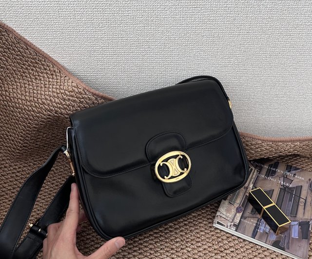 セリーヌ ヴィンテージ ゴールドバックル レザーショルダーバッグ ブラック セリーヌ ヴィンテージ ゴールドバックル レザーショルダー