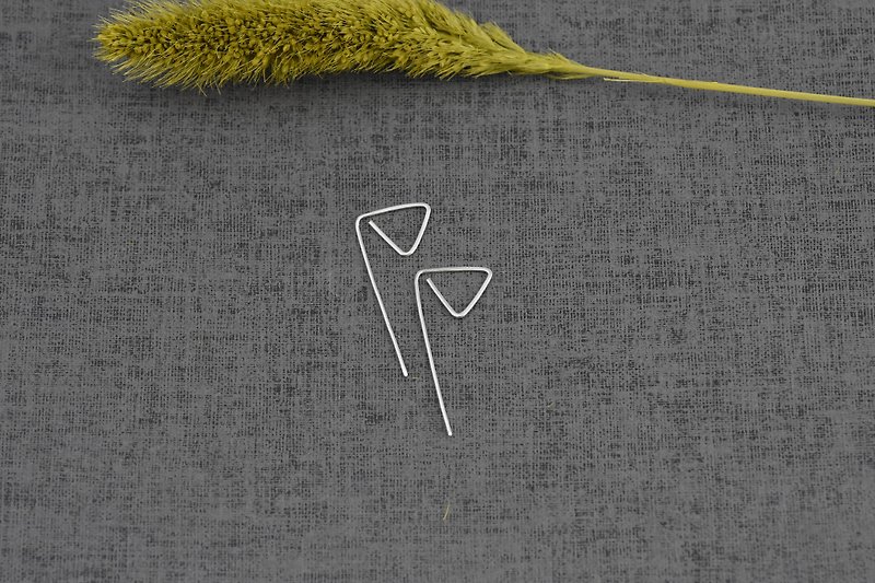 Triangular paper clip earrings (925 sterling silver women's geometric simple handmade silver ornaments) - Earrings & Clip-ons - Sterling Silver Silver