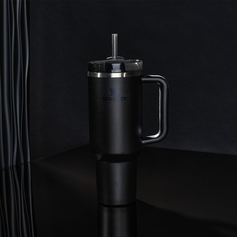 STANLEY 冒險系列 吸管隨手杯2.0 1.18L / 消光黑 2.0 - 保溫瓶/保溫杯 - 不鏽鋼 