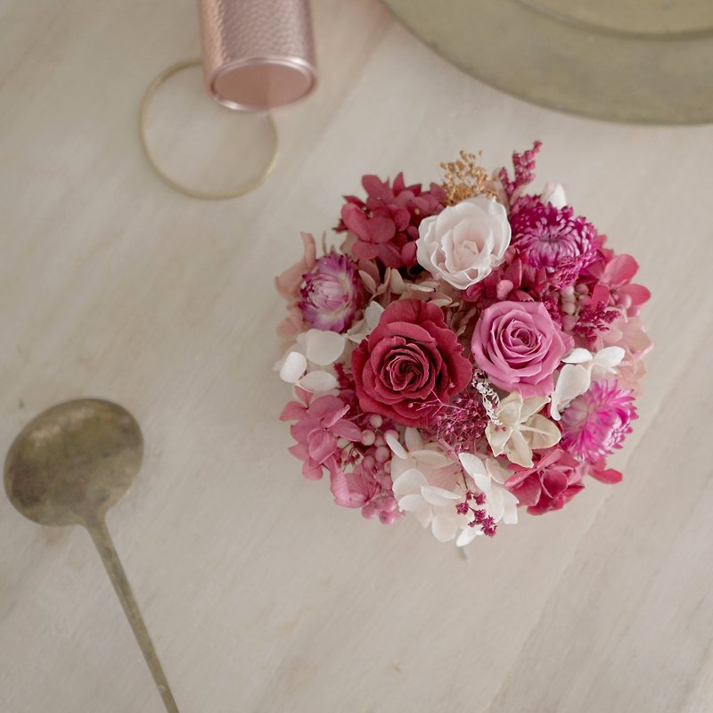 PlantSense Mother's Day special election ~ Double Happiness Retro Red Rose / immortalized Hydrangea flowers / Preserved bonuses copper flower table flowers with gift box - ตกแต่งต้นไม้ - พืช/ดอกไม้ สีแดง