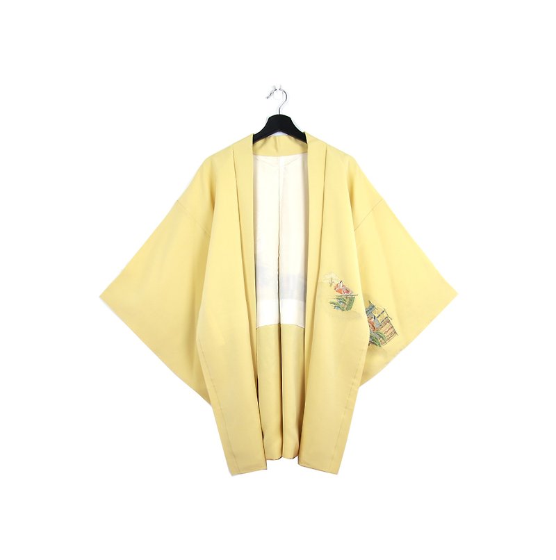 Back to Green 日本帶回 刺繡 宮廷紀錄 淺粉黃 vintage kimono - 女大衣/外套 - 絲．絹 