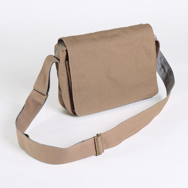 Classic replica schoolbag-milk tea color - กระเป๋าแมสเซนเจอร์ - ผ้าฝ้าย/ผ้าลินิน สีกากี