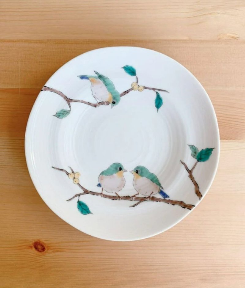 Green Embroidered Eye Round Plate (19cm) - จานและถาด - ดินเผา ขาว