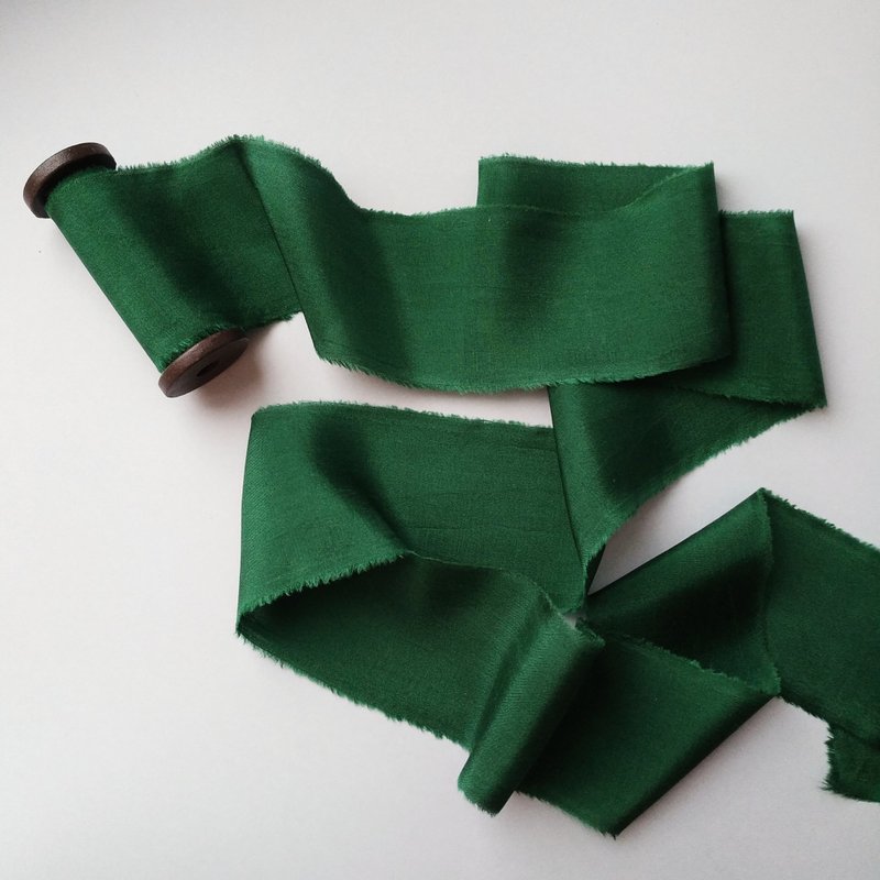 Emerald Green Silk Ribbon / Hand Dyed Silk ribbon on Wood Spool - วัสดุห่อของขวัญ - ผ้าไหม สีเขียว