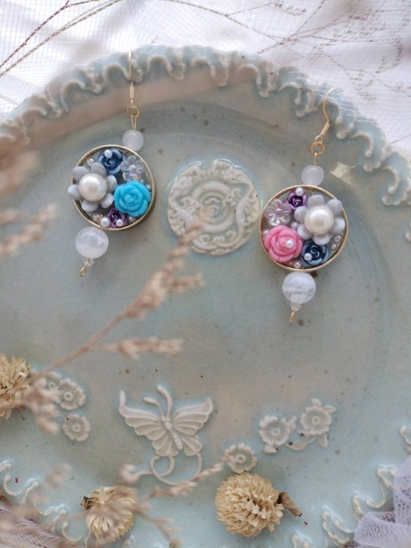 Flower raft series-crystal jade - Earrings & Clip-ons - Other Metals White