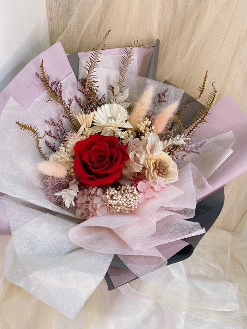 Velvet Baby Pink Immortal Rose Lover Bouquet with Card Bag - Shop esflower  Dried Flowers & Bouquets - Pinkoi