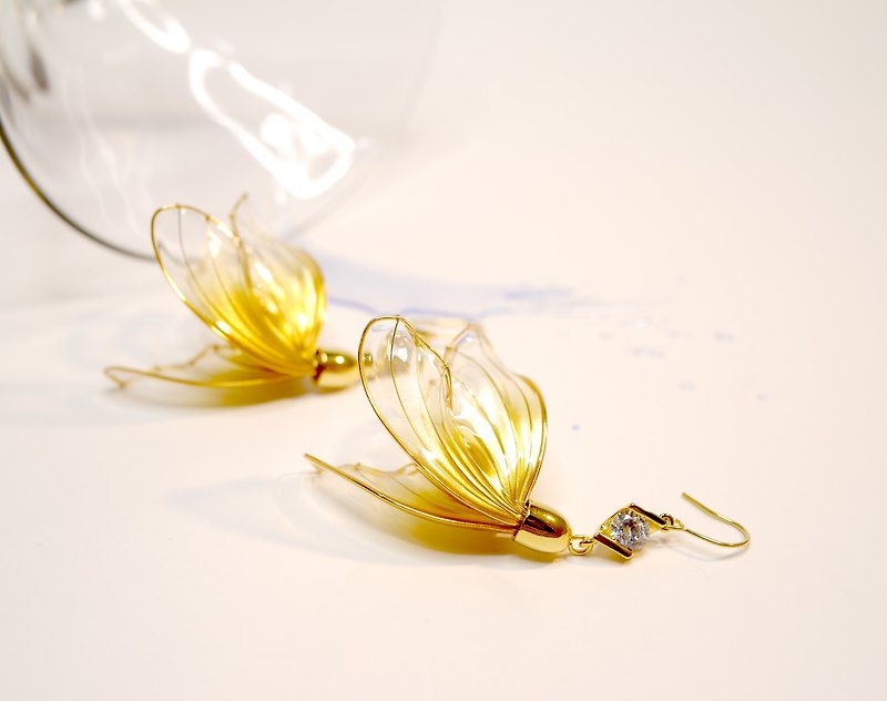 Order-to-order / Summer Festival Goldfish Dream / Golden Fish Tail - Earrings & Clip-ons - Plastic Gold