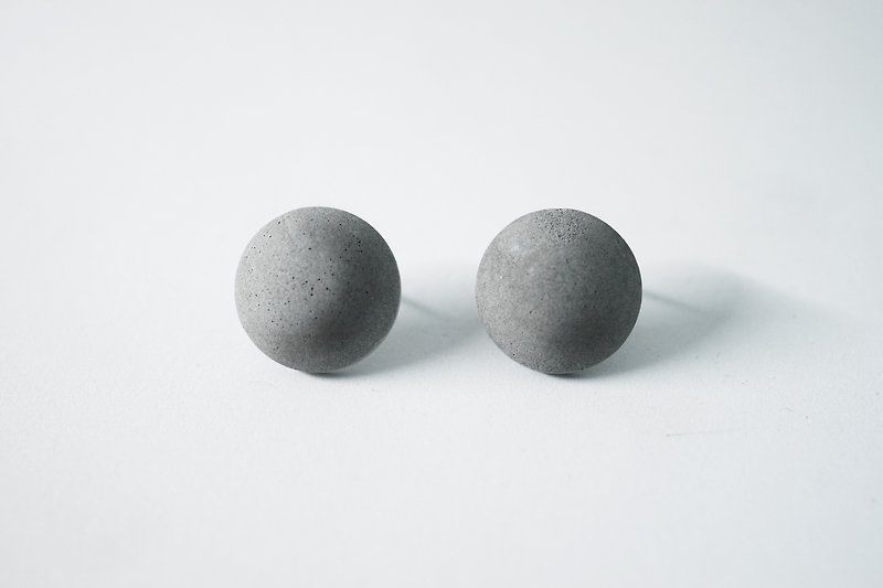 經典款系列- 15mm圓 水泥耳針 - 耳環/耳夾 - 水泥 灰色