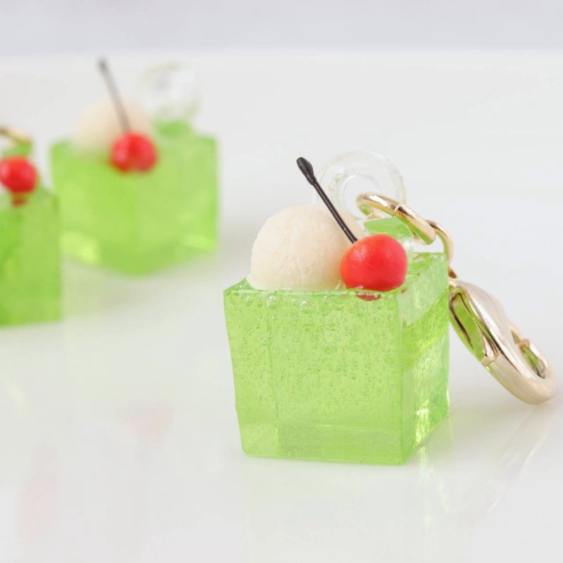 Melon Soda Cube Float (Ice Cream) - Handmade - Charm - พวงกุญแจ - เรซิน สีเขียว