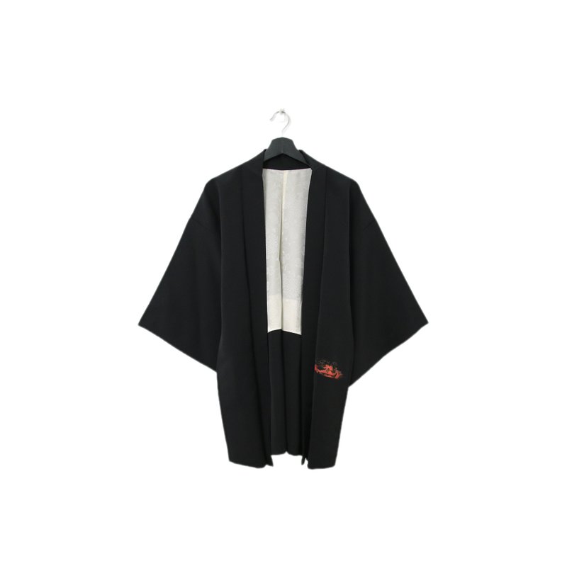 Back to Green-日本黑羽織 火夕陽 裂取設計kk-05/vintage kimono - 女大衣/外套 - 絲．絹 