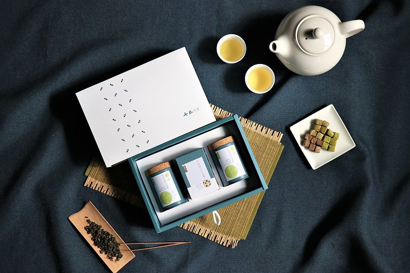 Taiwan Tea & Snack Gift Box-2 Regular Tea Cans + 1 Box of Taiwanese snack - ชา - กระดาษ หลากหลายสี