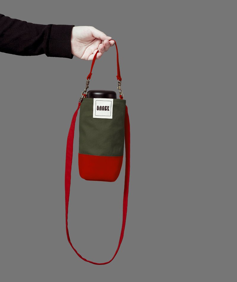 Christmas limited universal environmentally friendly beverage bag detachable long strap with oblique shoulder carrying army green + red - กระเป๋าถือ - ผ้าฝ้าย/ผ้าลินิน หลากหลายสี