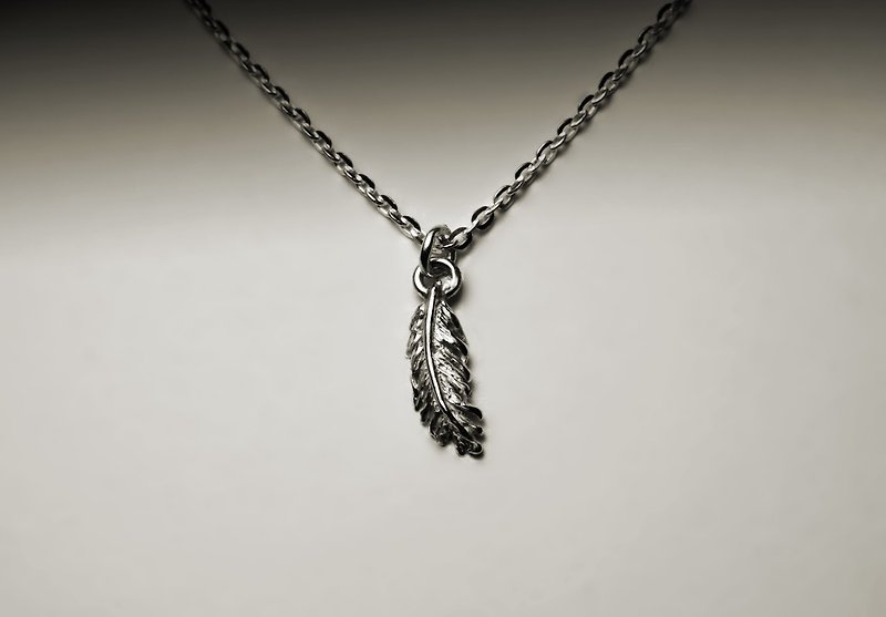 Small straight feather necklace - Necklaces - Other Metals Silver