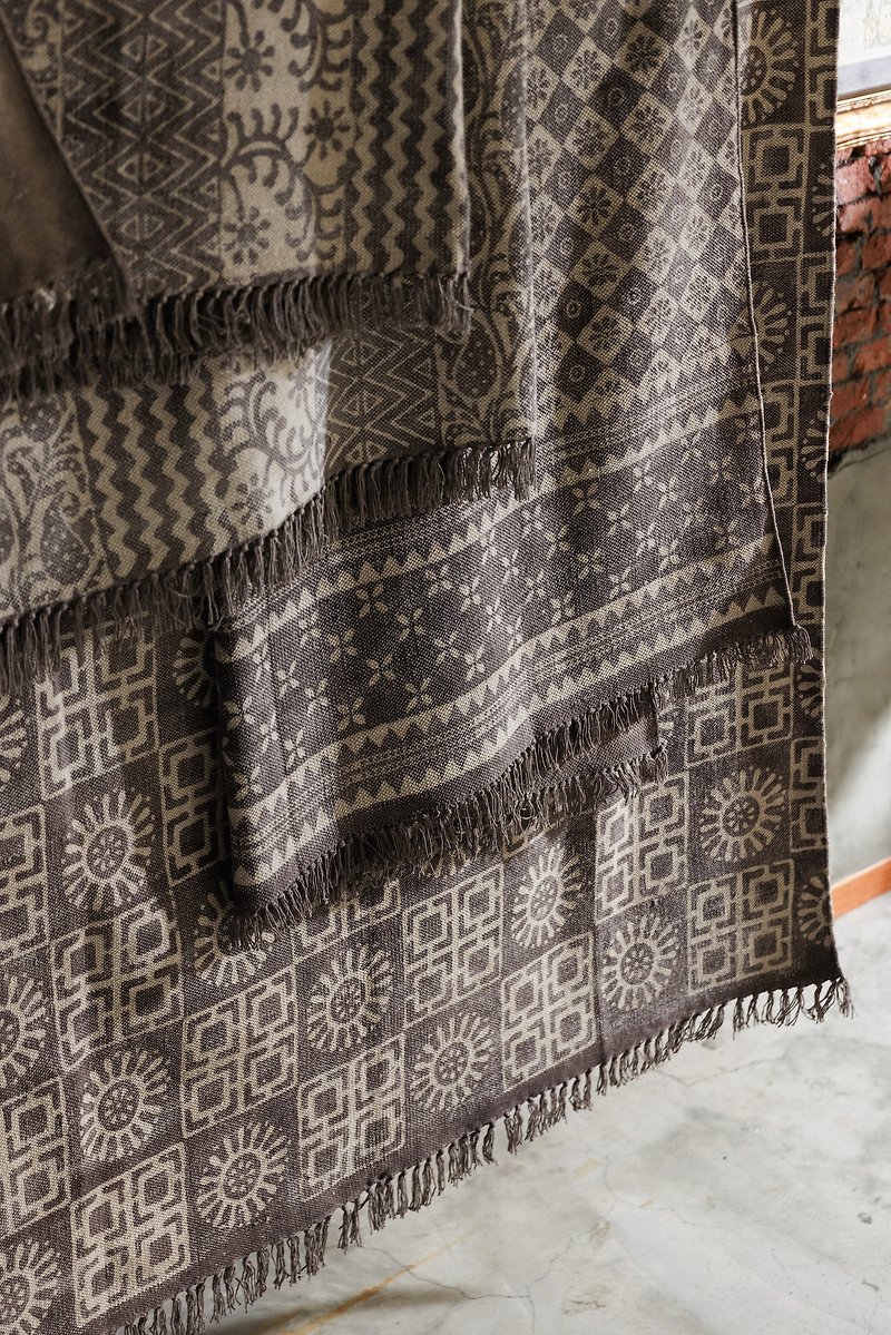 泥染めインド手織りラグ 全3色 - 絨毯・カーペット - コットン・麻 