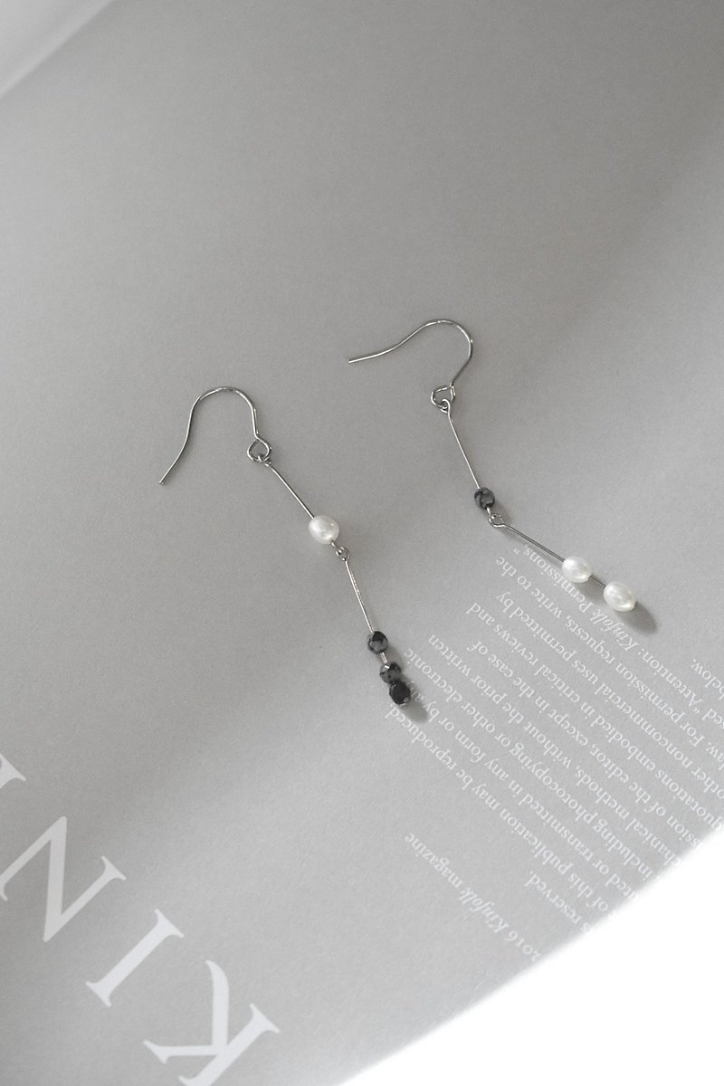 ZHU. Handmade earrings | destiny (sapphire / pearl / ear clip / Christmas / exchange gifts) - ต่างหู - ไข่มุก 
