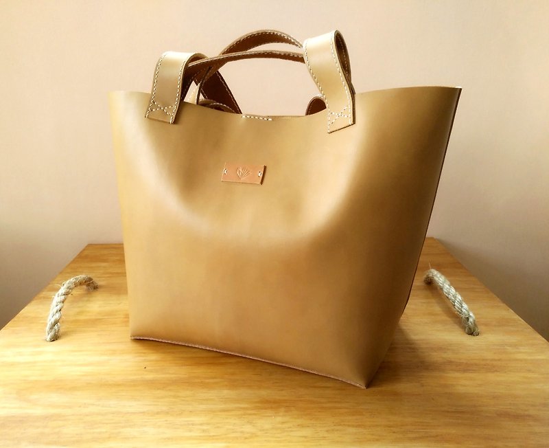Handmade Nubuck Leather Tote Bag Beige Color (Personalized) - กระเป๋าถือ - หนังแท้ สีนำ้ตาล
