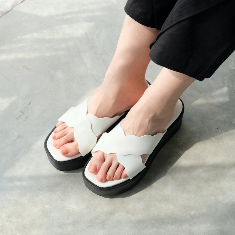 Thara - Platform shoes - Truffle Oreo - 高跟鞋/跟鞋 - 人造皮革 白色