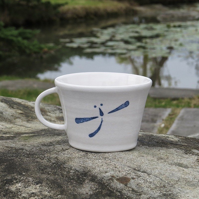 【生生不息】小咖啡杯-純淨的蜻蜓-240ml - 咖啡杯/馬克杯 - 瓷 白色