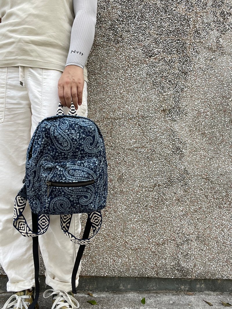 Denim Mini Backpack - กระเป๋าเป้สะพายหลัง - ผ้าฝ้าย/ผ้าลินิน สีน้ำเงิน