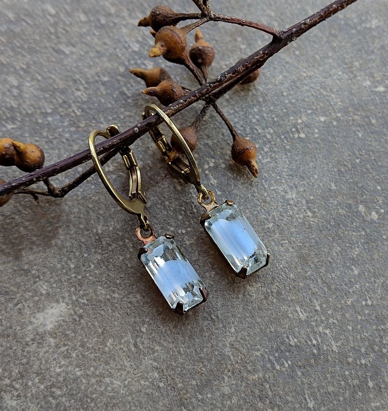 藍白漸層古董玻璃黃銅耳環 - 耳環/耳夾 - 玻璃 藍色