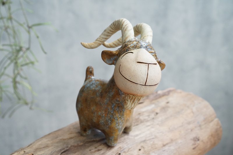Goat, handmade ceramics, Smiling Goat - 擺飾/家飾品 - 陶 咖啡色
