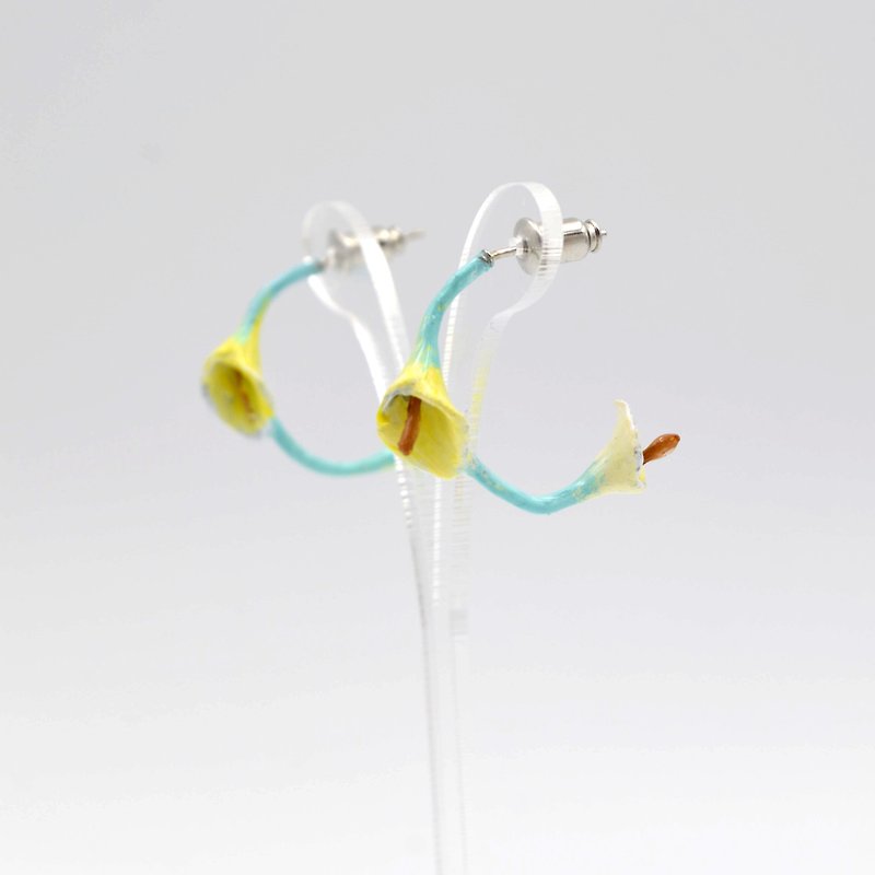 TIMBEE LO Bronze horseshoe mass painted orchid hoop earrings - ต่างหู - โลหะ สีเขียว