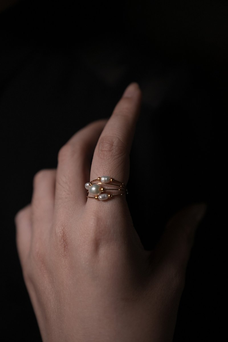 French Pearl Gold Coil Ring - แหวนทั่วไป - โลหะ สีทอง