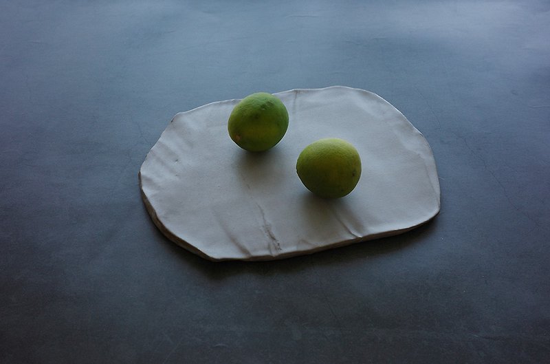 Earth Series/Handmade Flat Plate Tableware - จานและถาด - ดินเผา 