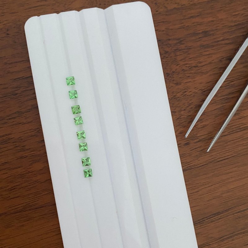 【裸石】沙弗萊石 Tsavorite 配組寶石 3mm 公主方切工 - 項鍊 - 寶石 綠色