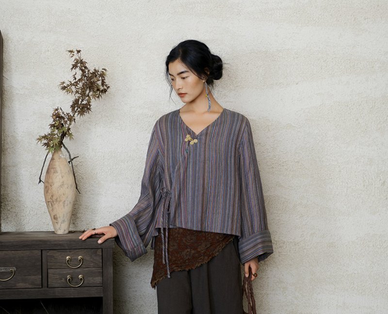 【素雅禪意】新中式復古藏風 細條紋/棉麻肌理上衣 - 女上衣/長袖上衣 - 其他材質 紫色