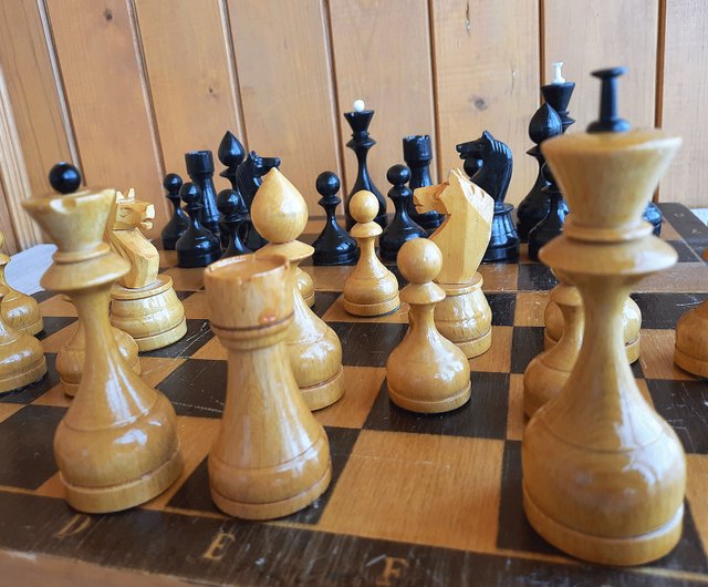 Soviet outlet vintage chess set in good condition 80s