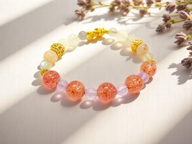 莓光絮語手鍊 草莓晶 紫水晶 拉長石 紅兔毛 能量人緣 尾牙穿搭 - 手鍊/手環 - 水晶 粉紅色