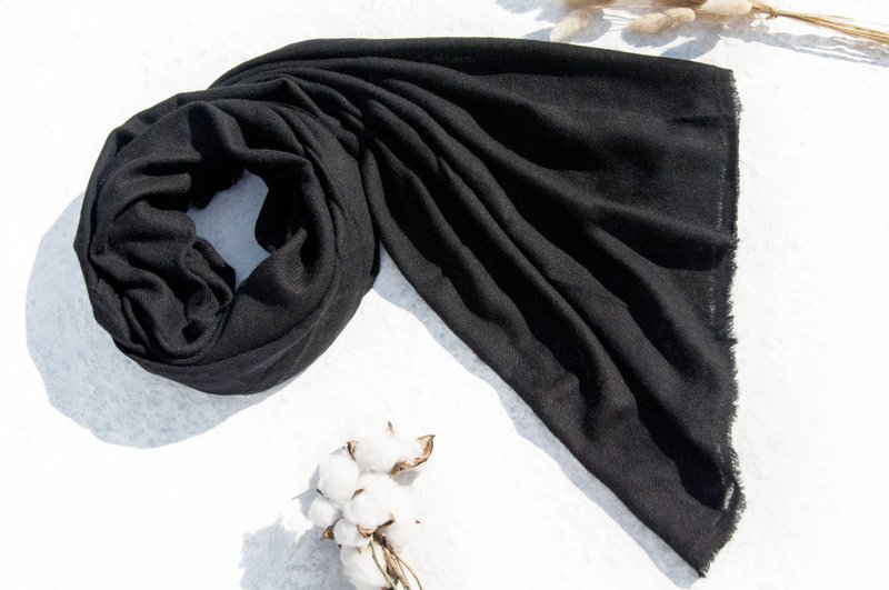 喀什米爾Cashmere/羊絨圍巾/純羊毛圍巾披巾/戒指絨披肩-時尚黑色 - 圍巾/披肩 - 羊毛 黑色