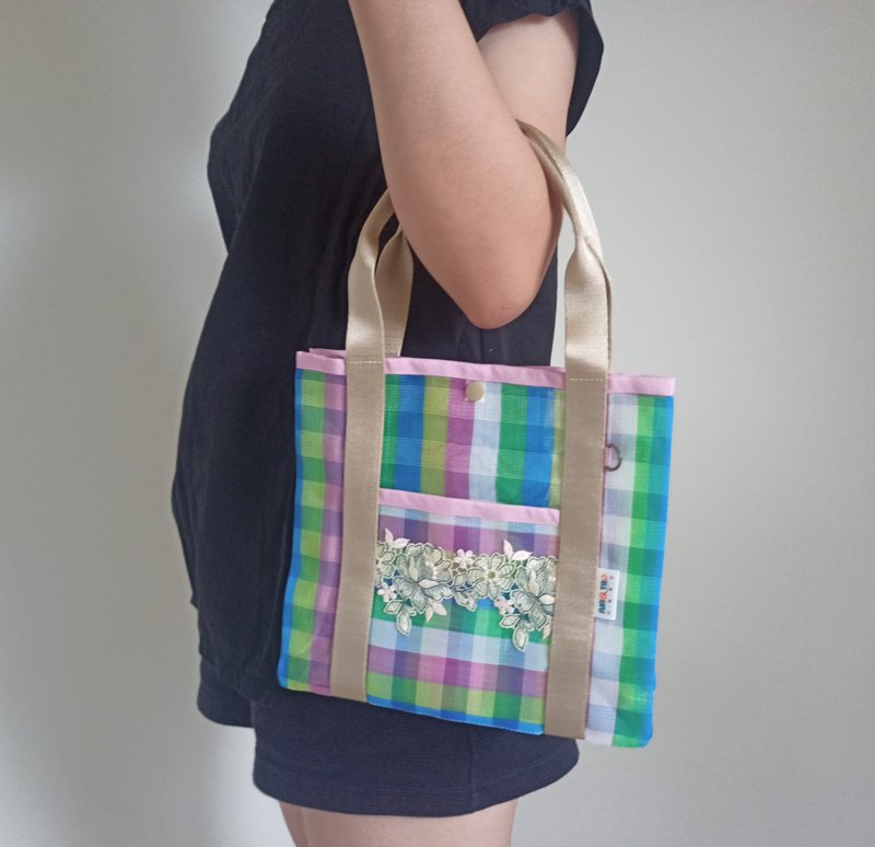 Lightweight eggplant bag-pink eggplant_bright gold weaving - กระเป๋าแมสเซนเจอร์ - ไนลอน สีส้ม