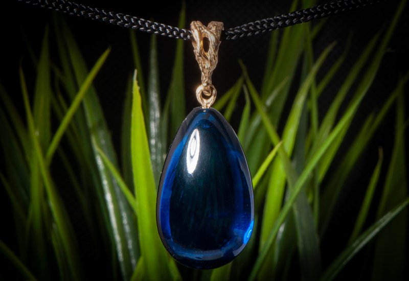 ユニークなダークブルーアンバーペンダント、ハンドメイド透明天然シルバージュエリー - ネックレス - 半貴石 ブルー
