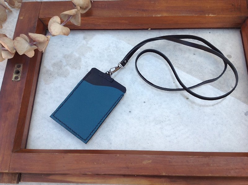Identification card. ID card holder, leisure card holder, hanging neck, hand-stitched, leather hand-sewn. Turkish blue + black - ที่ใส่บัตรคล้องคอ - หนังแท้ สีน้ำเงิน