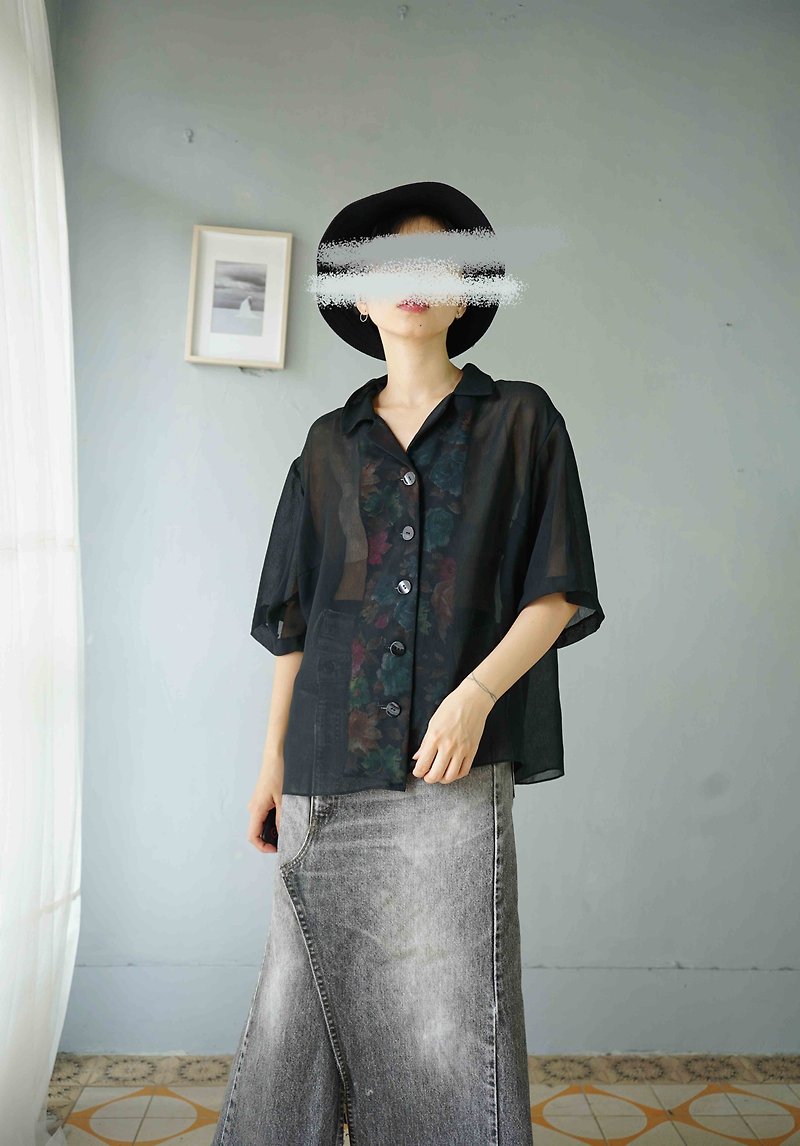 Design hand-made-personality black chiffon polka dot low-key floral neutral cardigan shirt - Women's Shirts - Polyester Black
