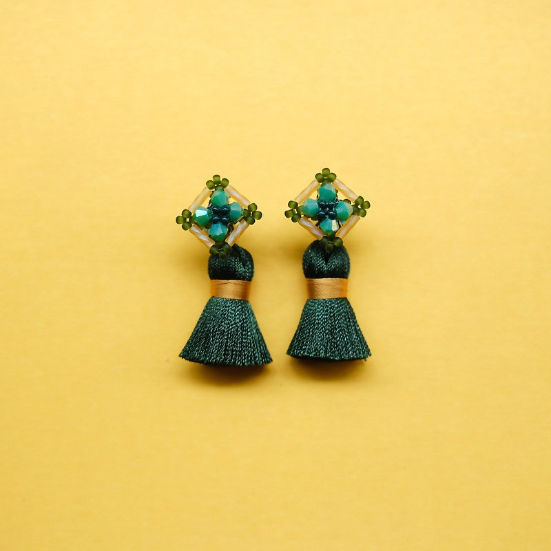 Pine Green Old Taiwan Tile Tassel Earrings, Earrings Clip - ต่างหู - แก้ว สีเขียว