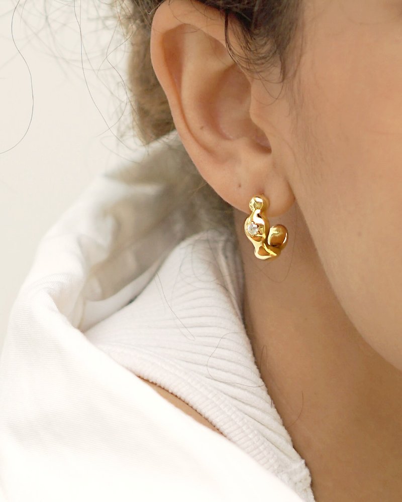 【วาเลนไทน์ Gift Box】Crown Signet Hoop Earrings - ต่างหู - เงินแท้ สีทอง