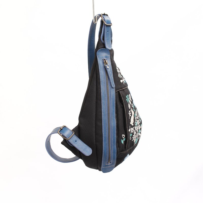 Shoulder bag · Rabbit garden embroidery - Backpacks - Polyester Black