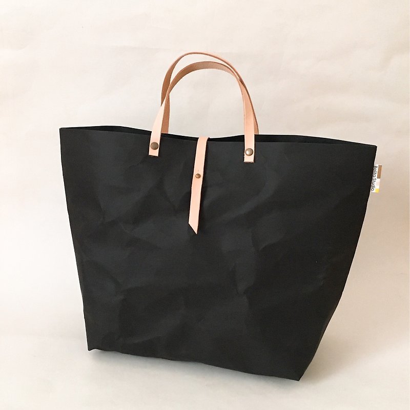 手提包 Tote Bag Large with Closure no lining /防水 /抗撕破 /牛皮紙 /日常包款 - Handbags & Totes - Paper Black