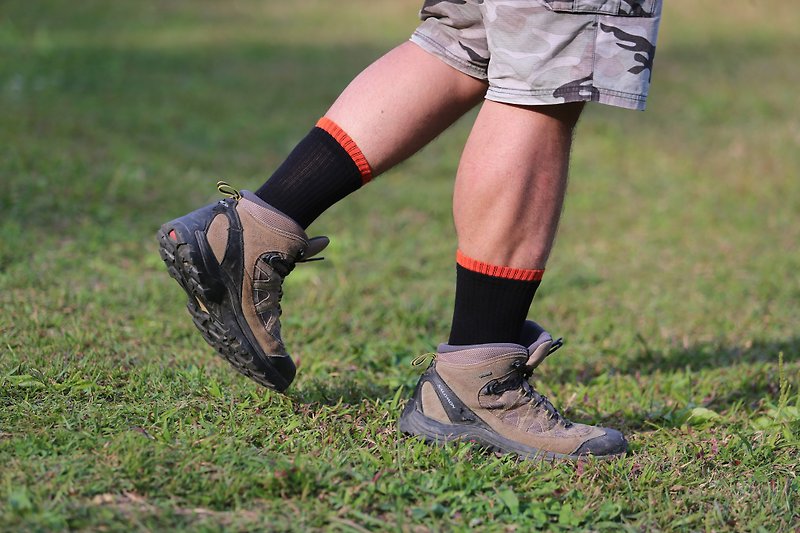 Fast shipping #Outdoor style│Thick-soled functional socks with contrasting colors│Night campfire - ถุงเท้า - วัสดุอีโค สีดำ