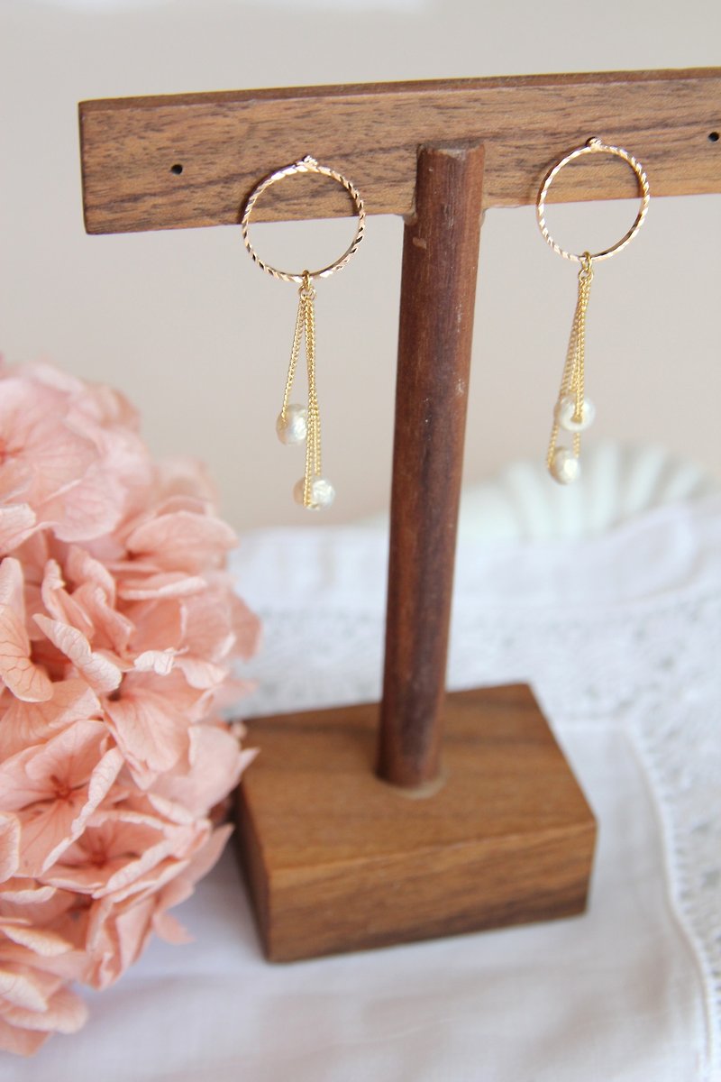 Floral Earrings , Flower Earrings , Artificial Flower Earrings , Jewellery - ต่างหู - ไข่มุก สีทอง