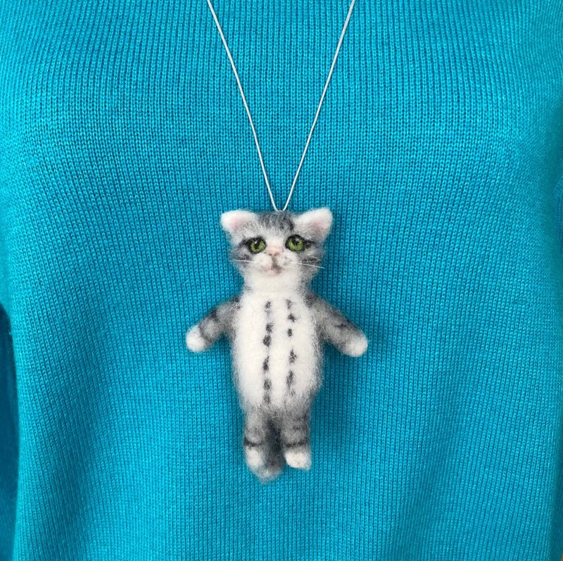 Handmade cute cat necklace pendant for women Needle felted wool animal jewelry - Necklaces - Wool Gray