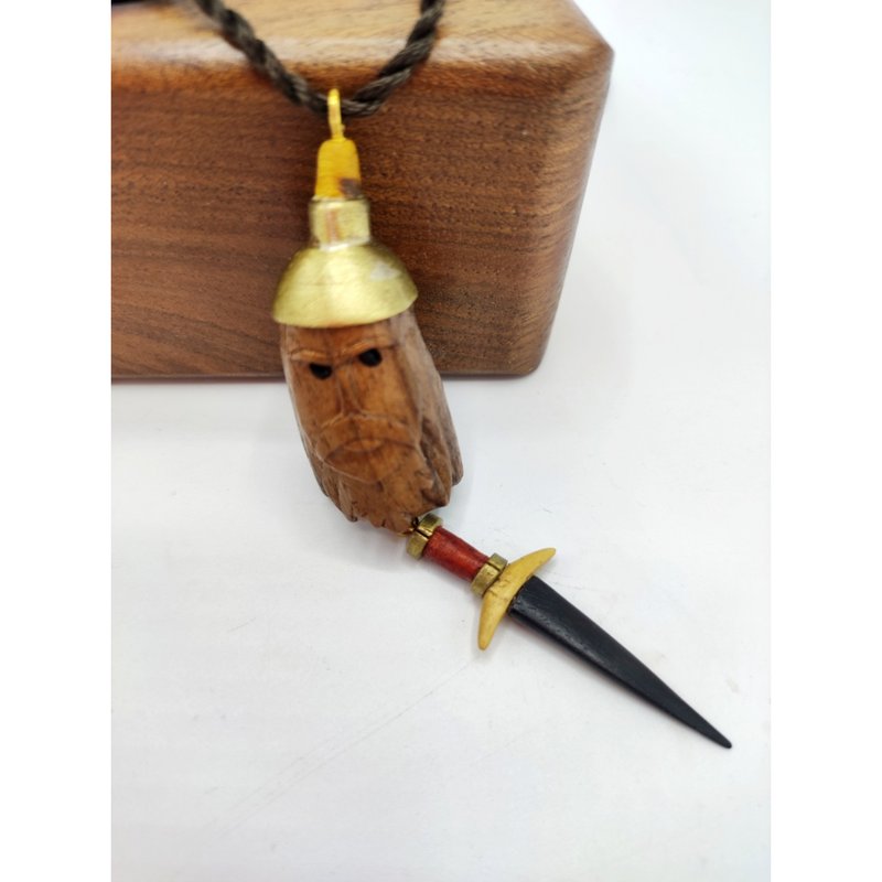 Wooden viking and sword with a gift for you - 項鍊 - 木頭 