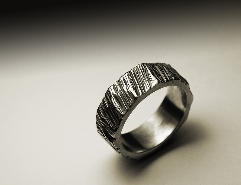 Rock texture Silver ring - แหวนทั่วไป - โลหะ สีเงิน