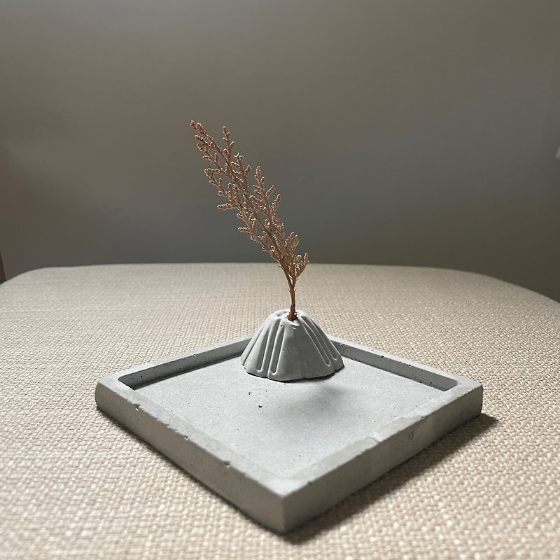 handmade Cement tray - ชั้นวาง/ตะกร้า - ปูน สีกากี