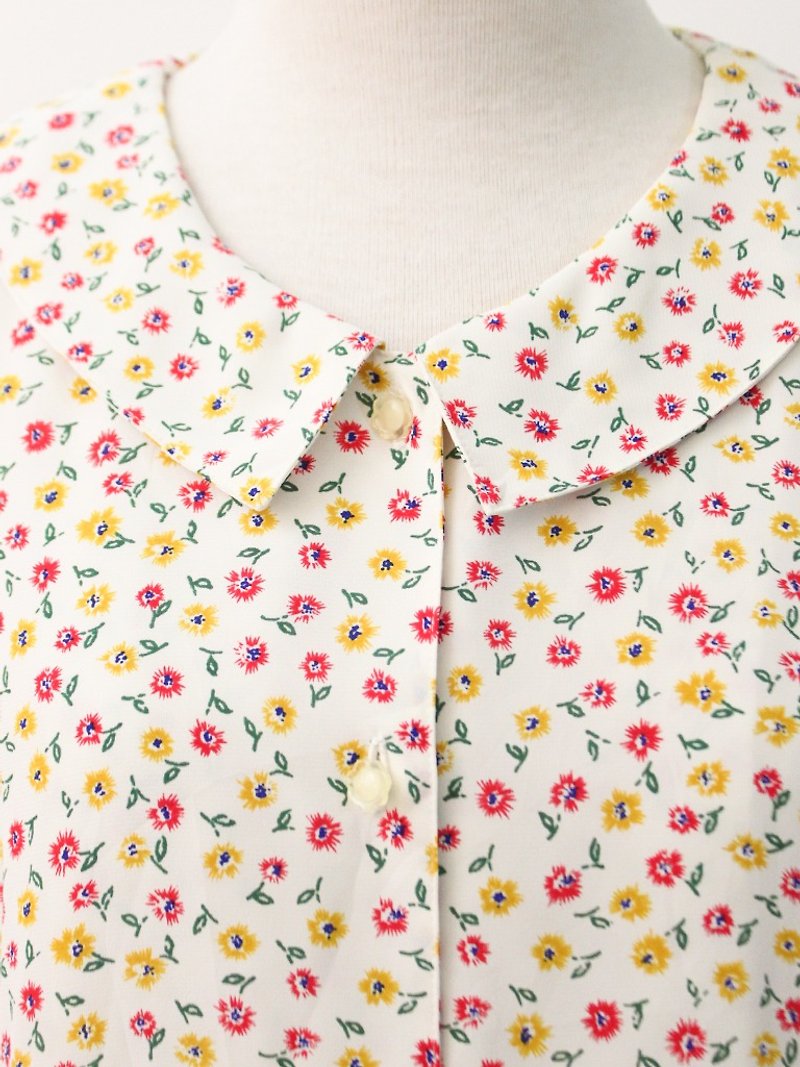 Vintage Japanese Floral Button Floral White Short Sleeve Vintage Shirt Vintage Blouse - เสื้อเชิ้ตผู้หญิง - เส้นใยสังเคราะห์ สีเหลือง