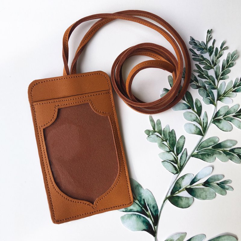 造型挂颈卡套 - 卡片套/卡片盒 - 其他人造纖維 咖啡色