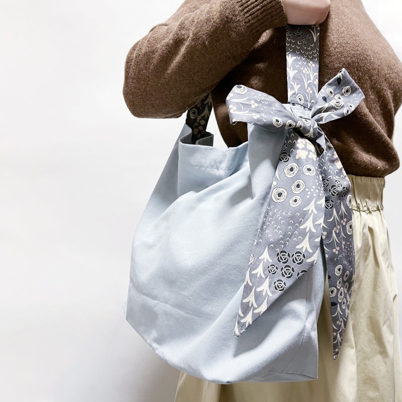 Baozhu sister handmade//bowknot fabric shoulder bag (light blue and gray patterned fabric) - Messenger Bags & Sling Bags - Cotton & Hemp Blue